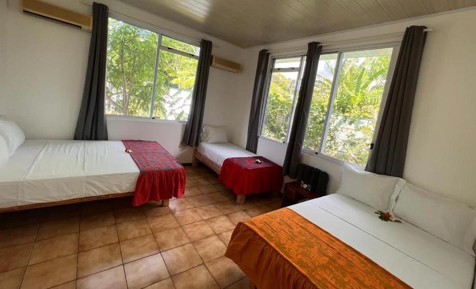 Pare Lodge Tahiti Pirae Room photo